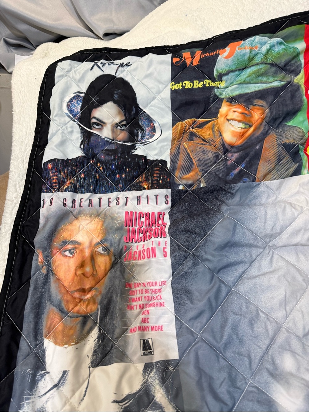 Michael Jackson Personalized 50” X 60” Throw Surrounded By Old Album Covers - Picture 3 of 11